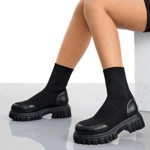 NWT Cuccoo Sock Boots